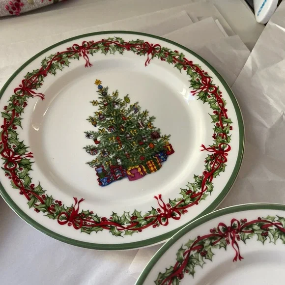 4 Traditions Holiday Celebrations by Christopher Radko 8” Salad Plates, Holiday - Picture 5 of 7